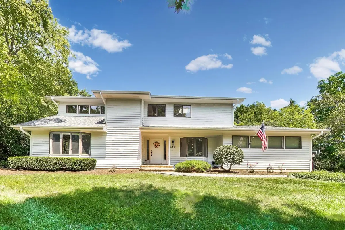 1 Birch Lakes Drive, Hawthorn Woods, IL 60047 - #1