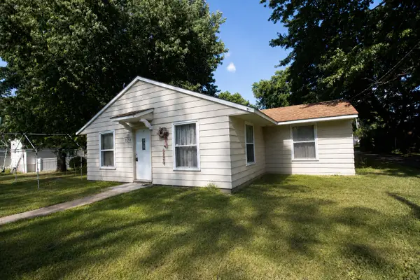 720 Grant Avenue, Dixon, IL 61021