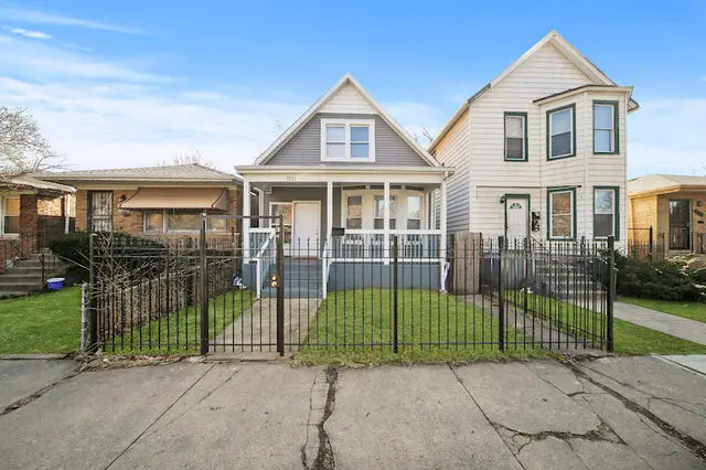 7931 S East End Avenue, Chicago, IL 60617 - #1