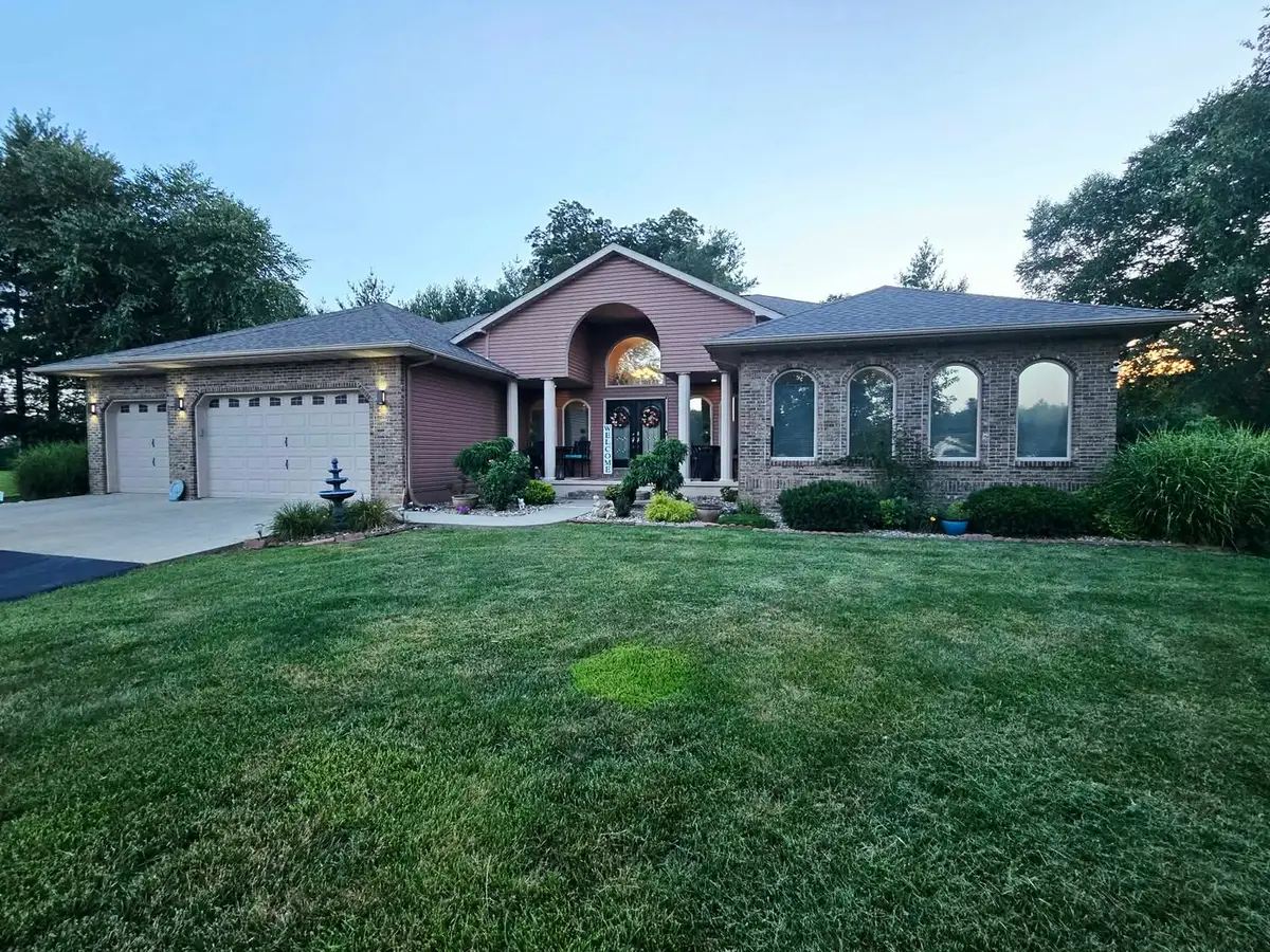 14181 N Manhattan Lane, Mount Vernon, IL 62864 - #1