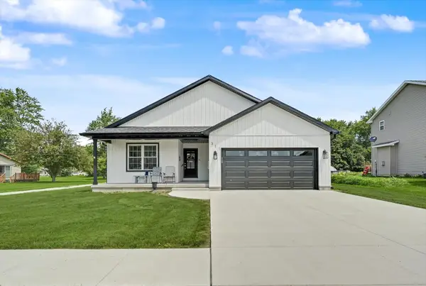 311 E Meuser Drive, Paxton, IL 60957