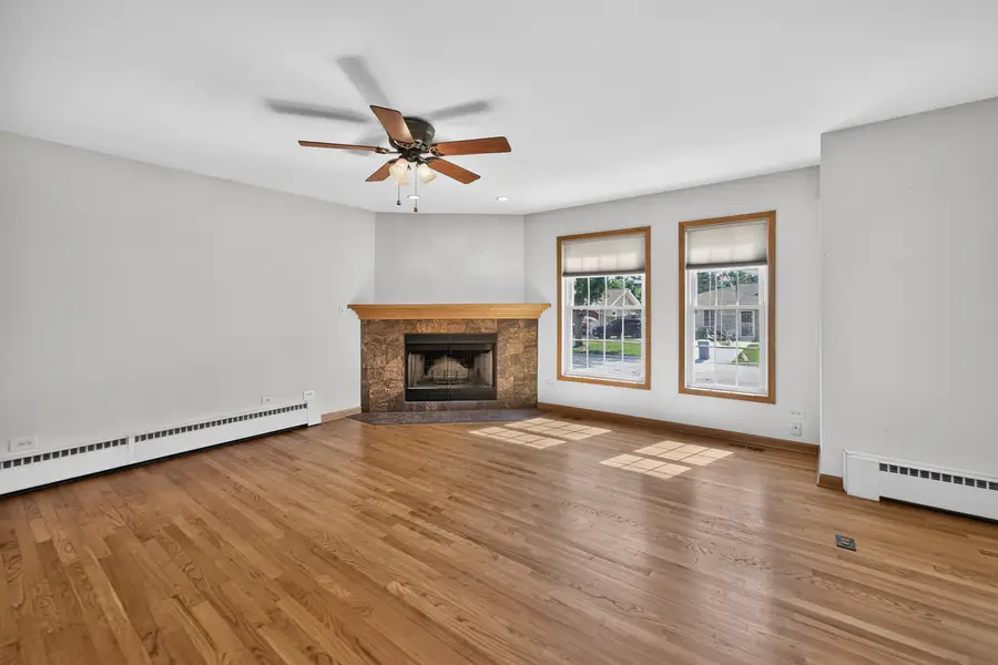 1142 S Cornell Avenue, Villa Park, IL 60181 - #3