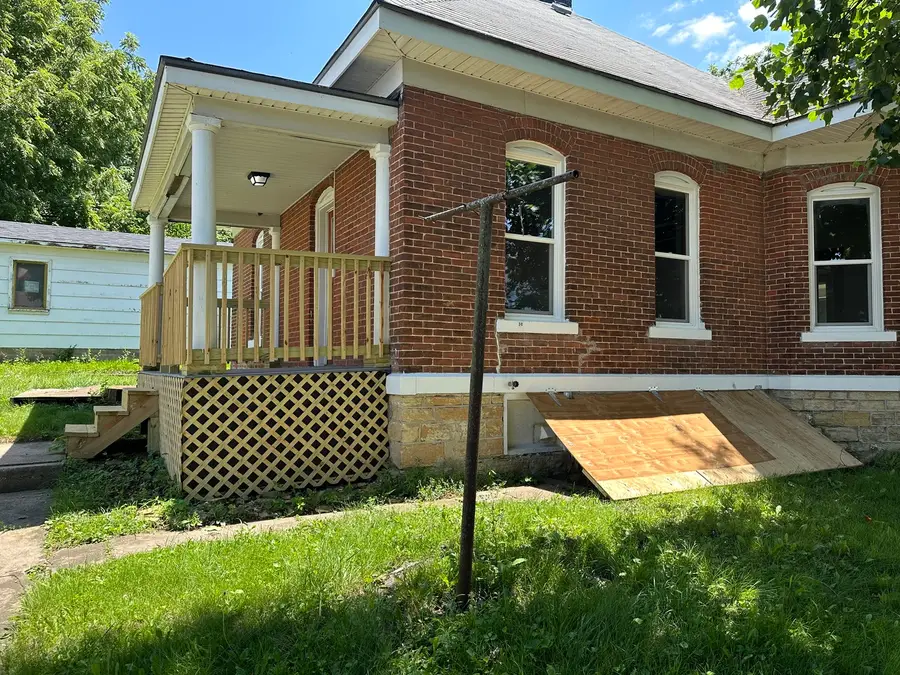 202 Clay Street, Savanna, IL 61074 - #2