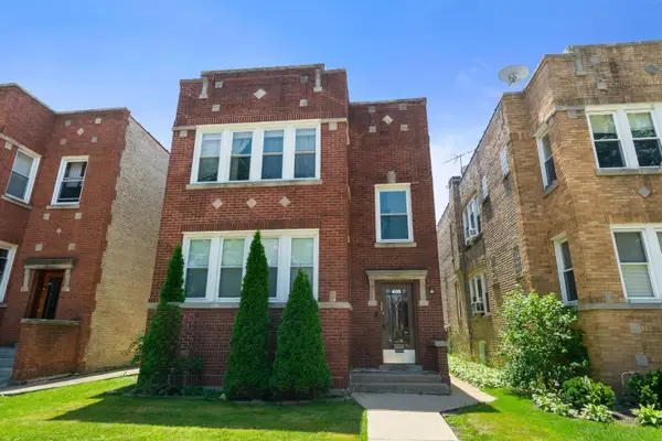 4135 W Melrose Street, Chicago, IL 60641