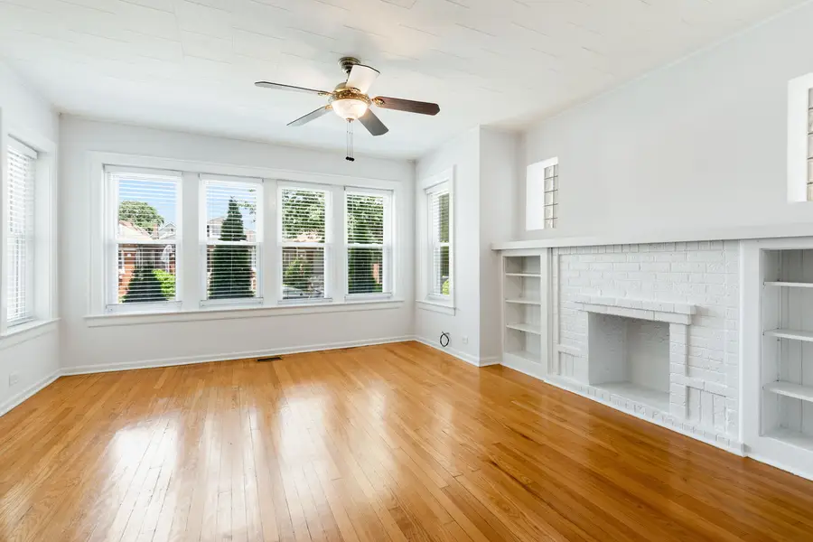 4135 W Melrose Street, Chicago, IL 60641 - #3
