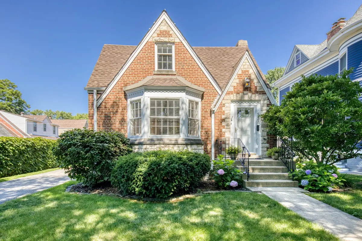 5810 N East Circle Avenue, Chicago, IL 60631 - #1