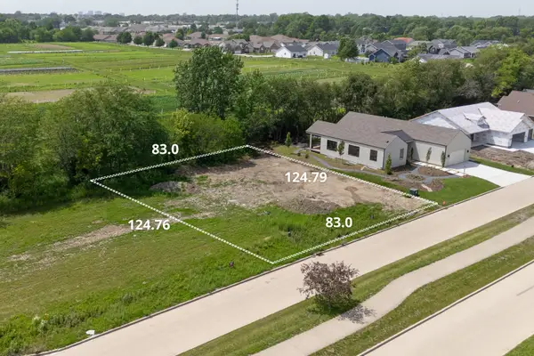 1945 S Stone Creek Boulevard, Urbana, IL 61802