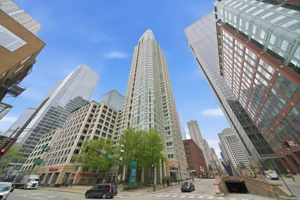345 N La Salle Drive #401, Chicago, IL 60654