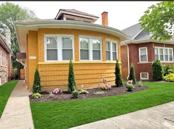 8015 S Paxton Avenue, Chicago, IL 60617