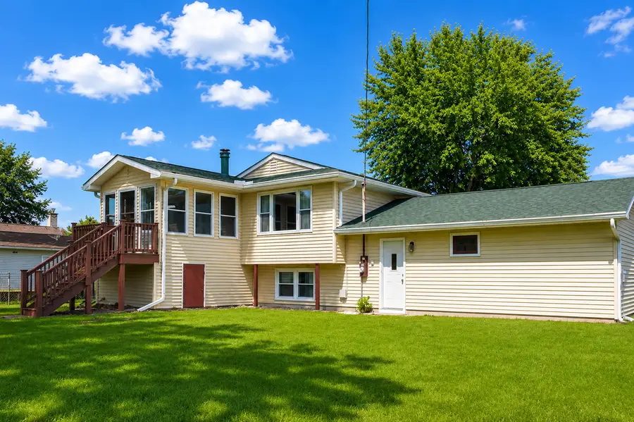 2101 20th Avenue, Sterling, IL 61081 - #2