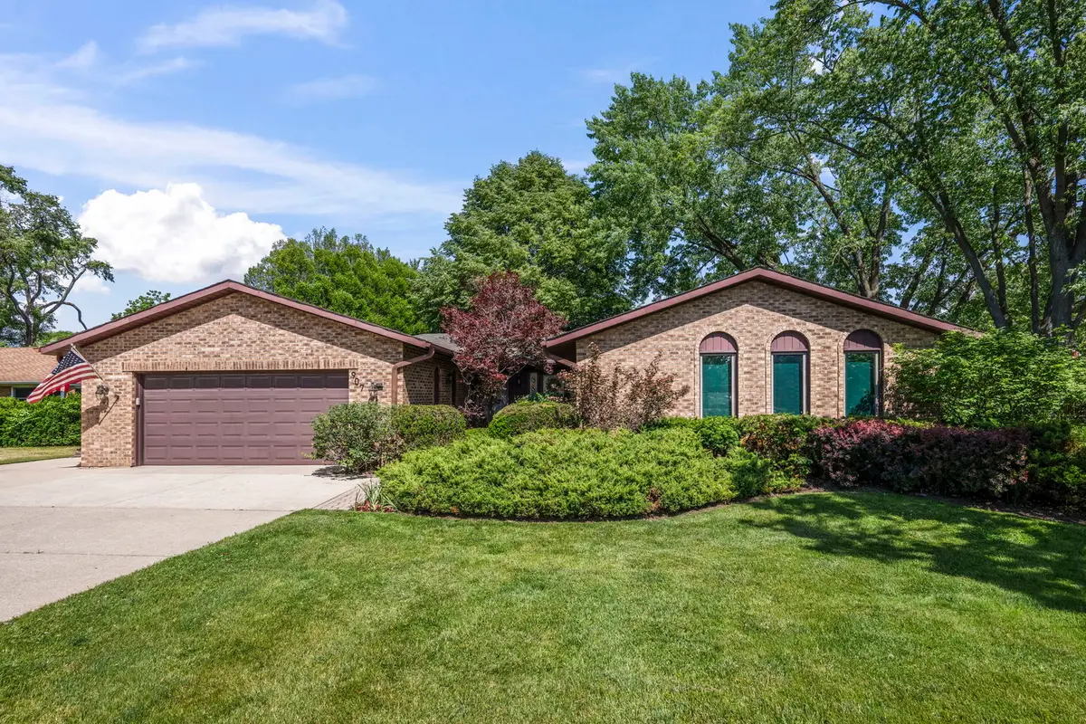 907 N Quentin Road, Palatine, IL 60067 - #1