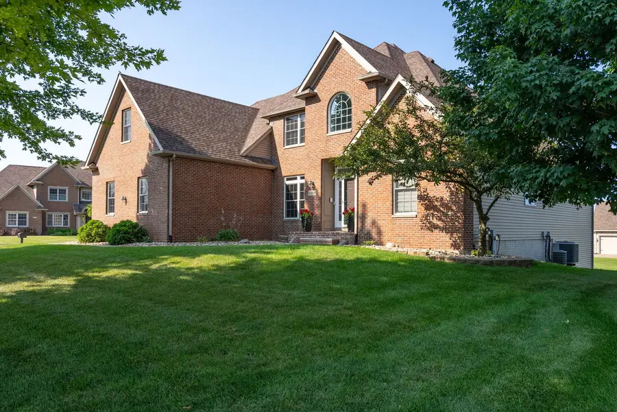 6404 Forest Road, Davenport, IA 52807 - #2