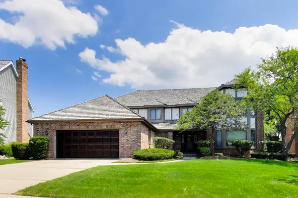 1204 Kristin Drive, Libertyville, IL 60048