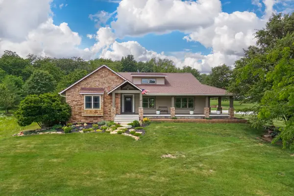 2268 E 2250 North Road, Carlock, IL 61725