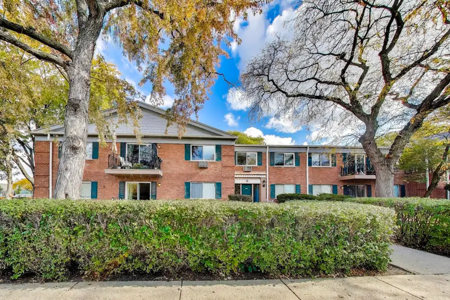 2303 S Goebbert Road #A109, Arlington Heights, IL 60005 - #3