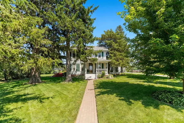 1392 Red Brick Road, Dixon, IL 61021