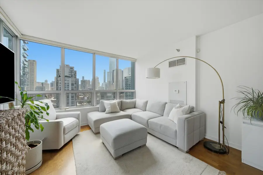 330 W Grand Avenue #1906, Chicago, IL 60654 - #3