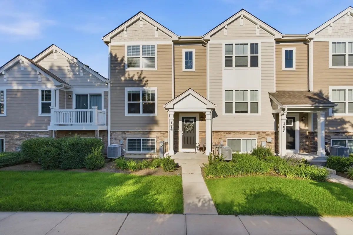 176 Goldenrod Drive, Elgin, IL 60124 - #1