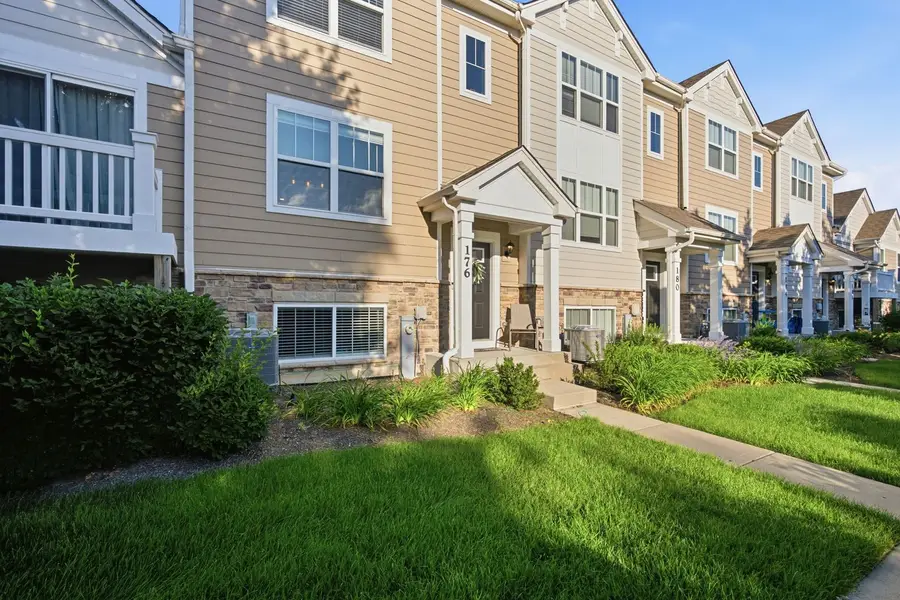 176 Goldenrod Drive, Elgin, IL 60124 - #3
