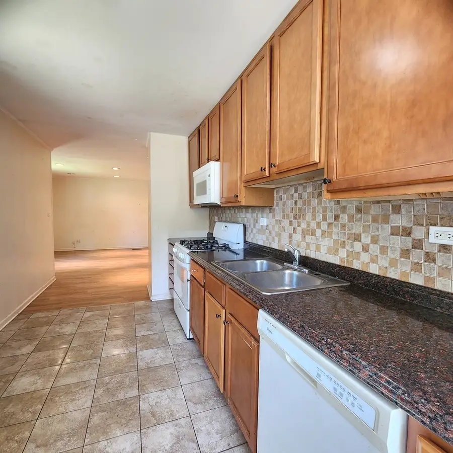 245 E Dennis Road, Wheeling, IL 60090 - #3