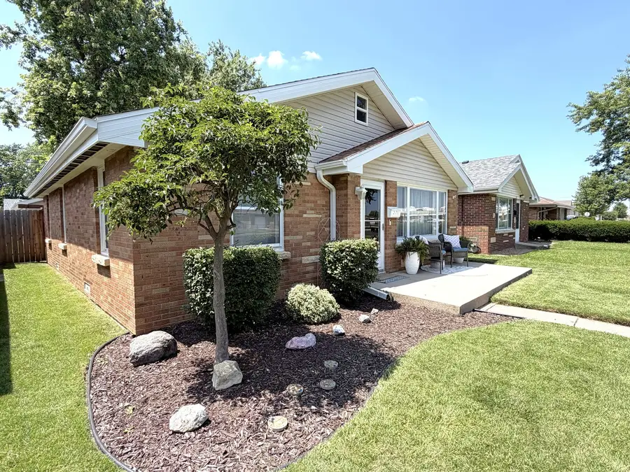 271 N Douglas Street, Bradley, IL 60915 - #2