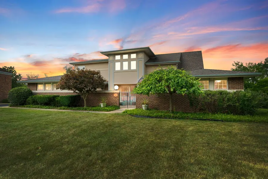 14 Hamilton Lane, Oak Brook, IL 60523 - #3