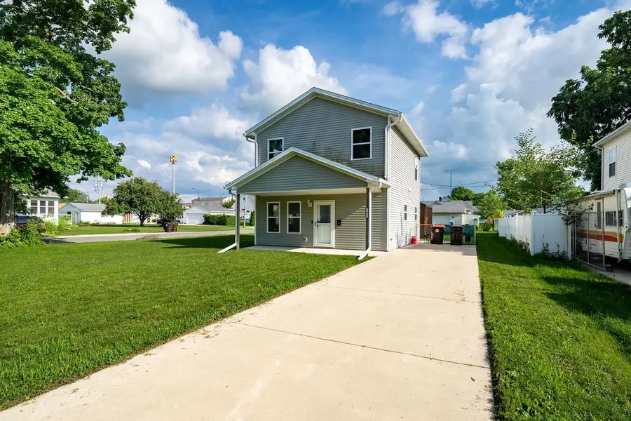 101 W Oak Street, Leroy, IL 61752 - #2