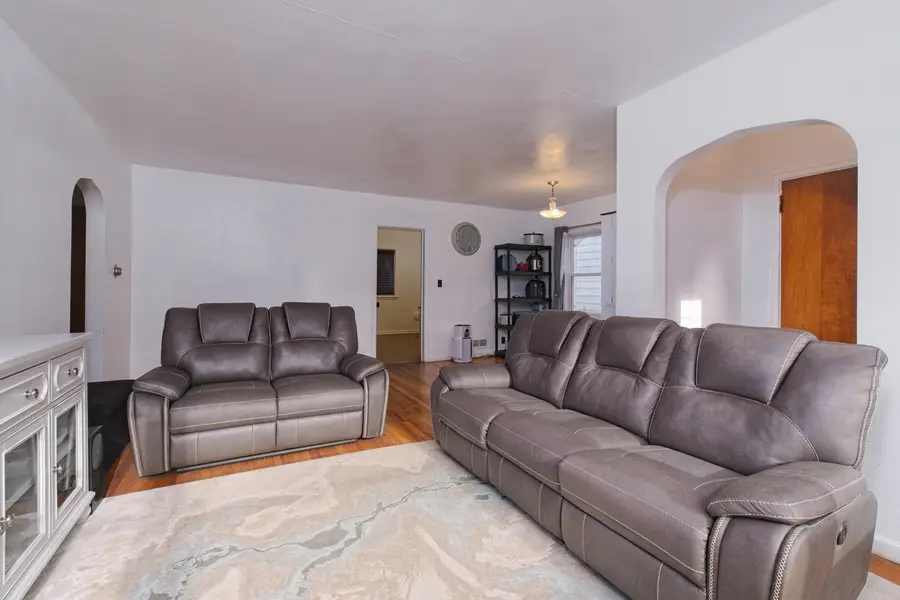 1019 N 3rd Street, Clinton, IA 52732 - #3