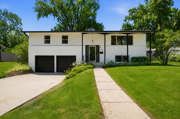 917 E Morris Drive, Palatine, IL 60074