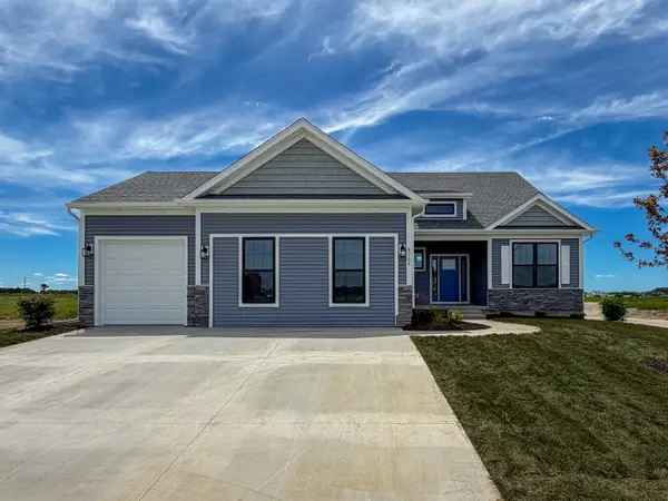 6709 Faiths Way, Bettendorf, IA 52722