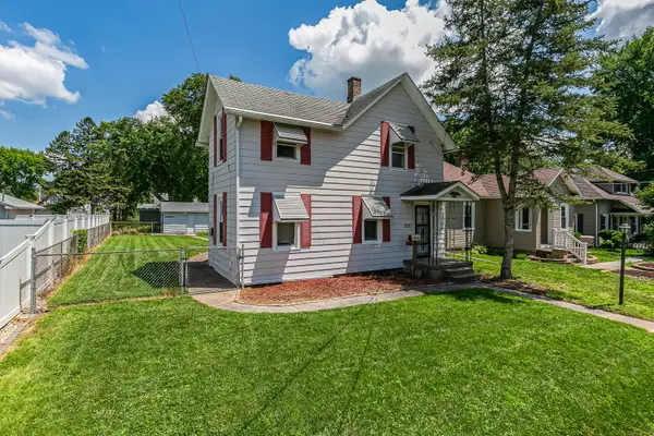 2320 18th Street A, Moline, IL 61265