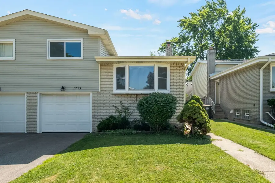 1721 N Wilshire Drive, Arlington Heights, IL 60004 - #2