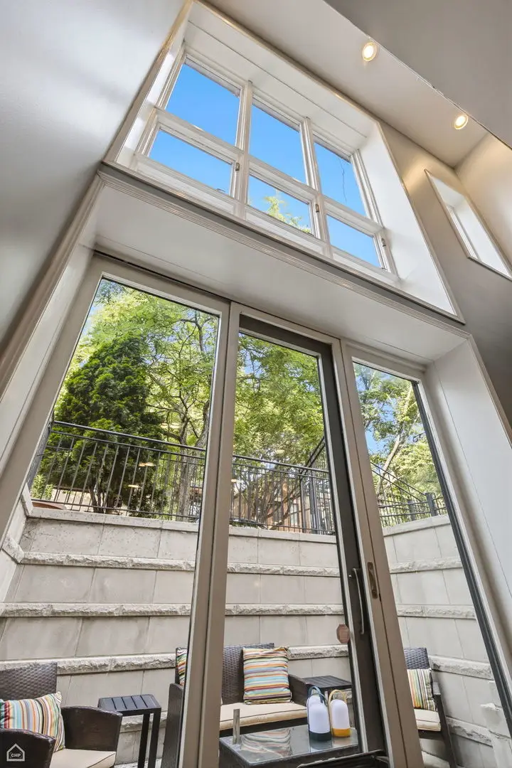1417 N Bosworth Avenue #1, Chicago, IL 60642 - #2