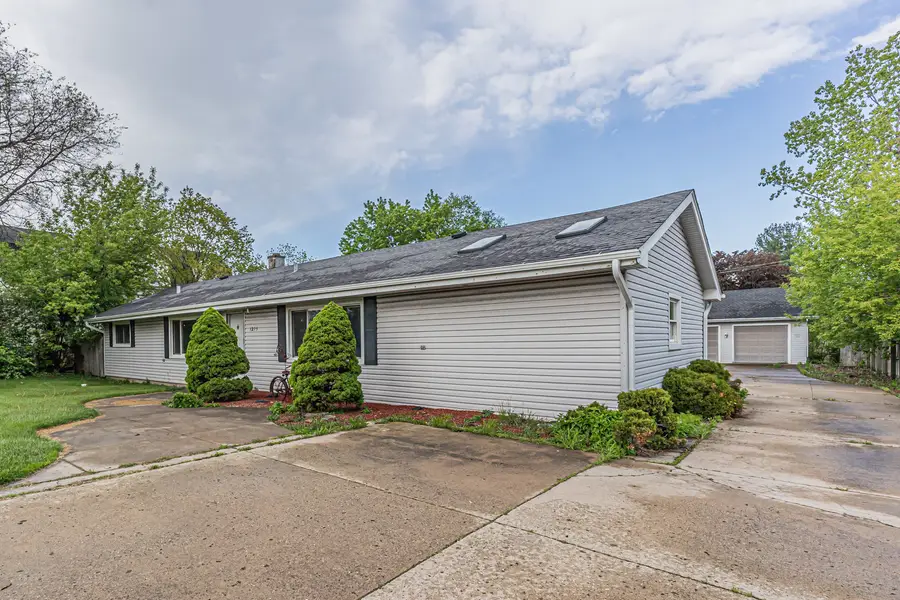 1275 Bloomingdale Road, Glendale Heights, IL 60139 - #3