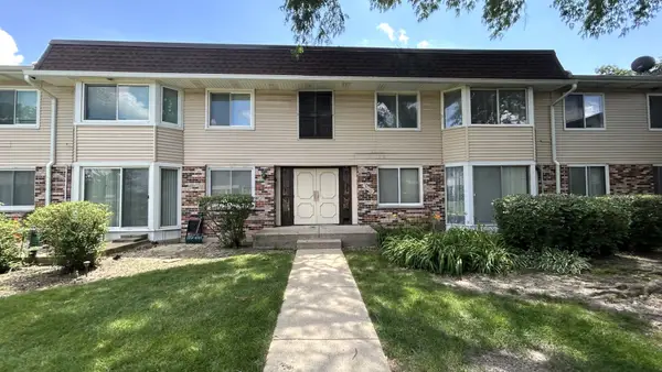 3100 Roberts Drive #5, Woodridge, IL 60517