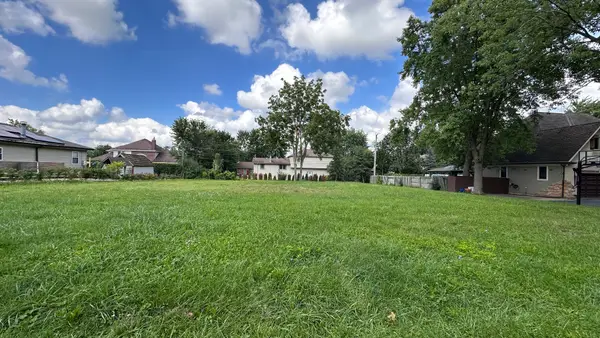 7240 Giddings Avenue, Burr Ridge, IL 60527