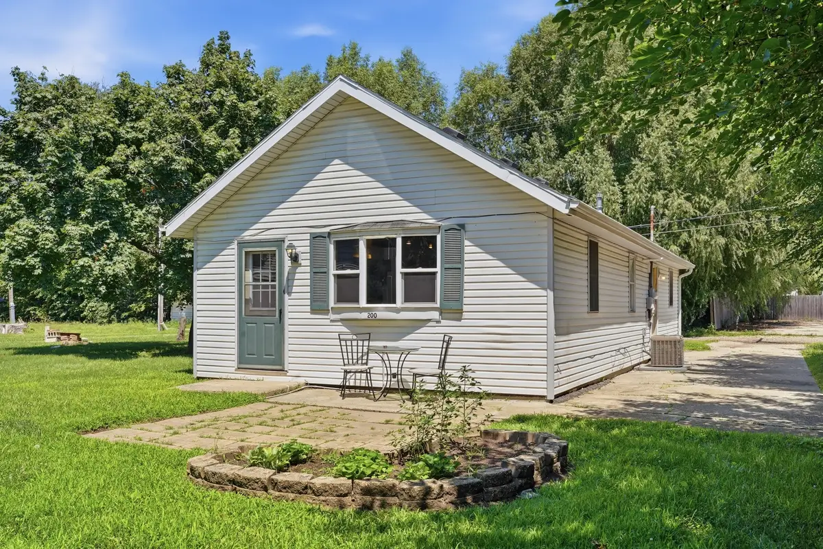 200 W 15th Street, Rock Falls, IL 61071 - #1
