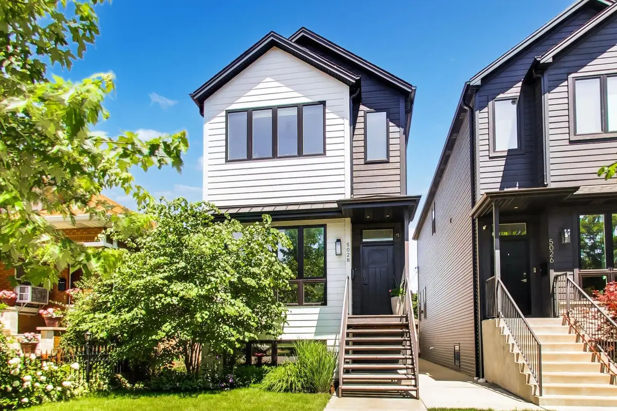 5028 W Ainslie Street W, Chicago, IL 60630 - #1