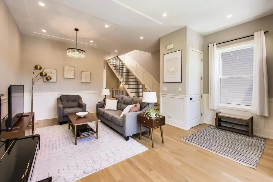 5028 W Ainslie Street W, Chicago, IL 60630 - #3