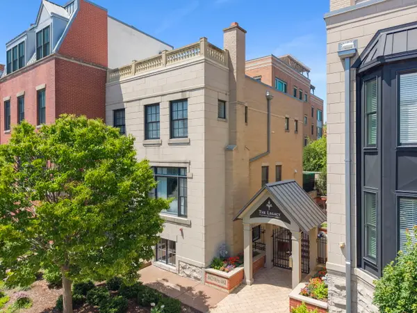 460 Pennsylvania Avenue #C, Glen Ellyn, IL 60137