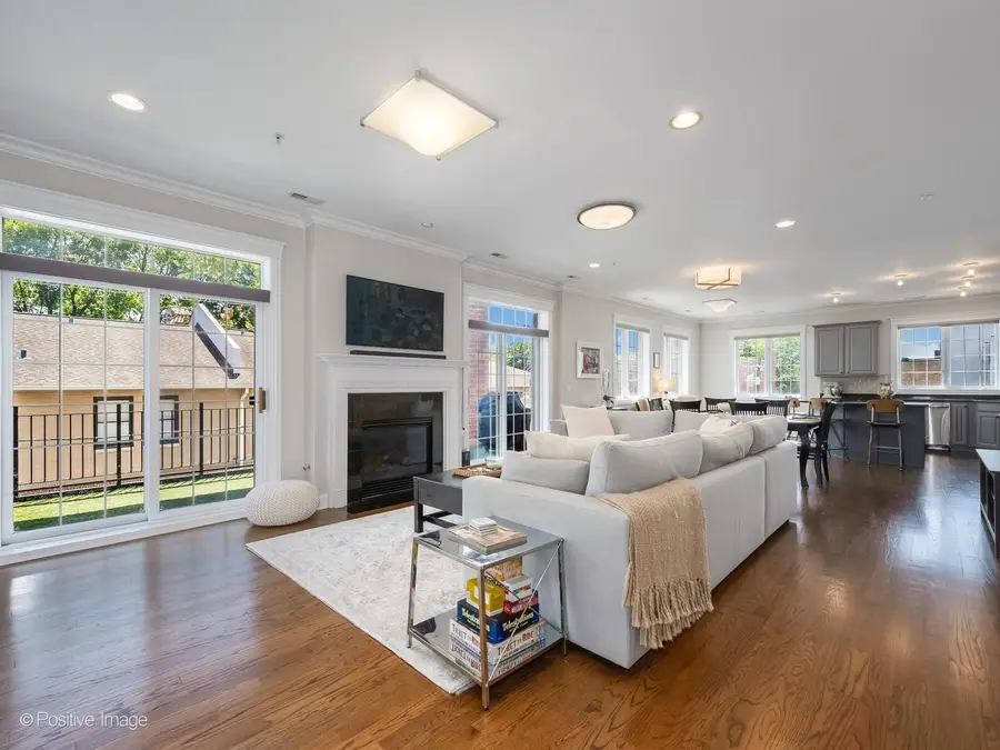 1453 W Irving Park Road #305, Chicago, IL 60613 - #3
