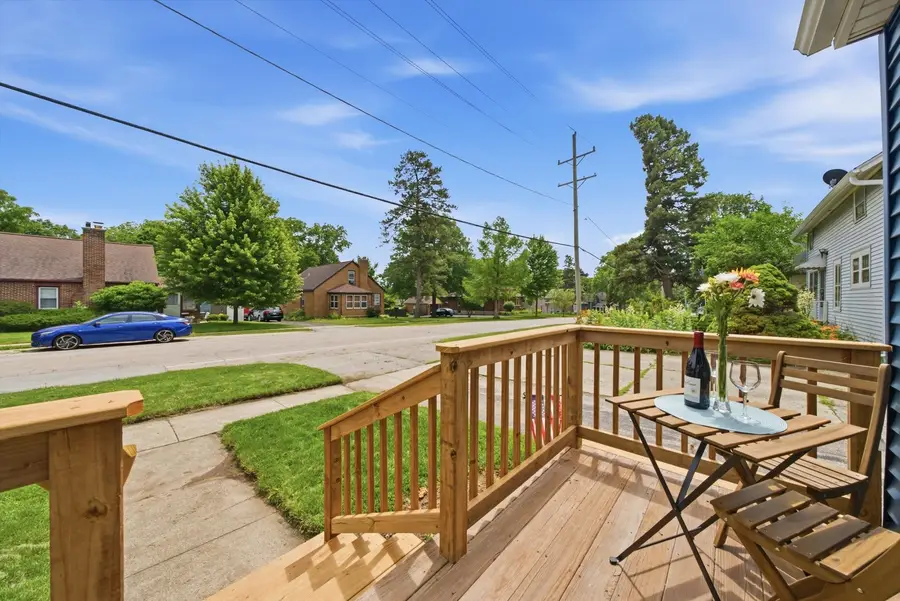 241 N Lord Avenue, Carpentersville, IL 60110 - #3