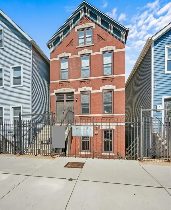 1347 N Greenview Avenue #1F, Chicago, IL 60642