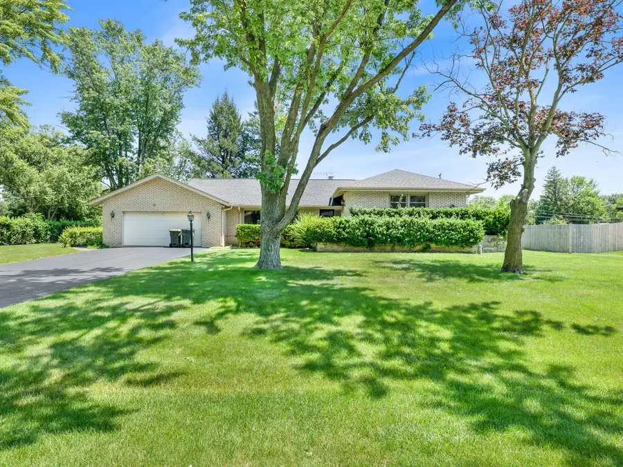 15 E Leon Lane, Prospect Heights, IL 60070 - #2