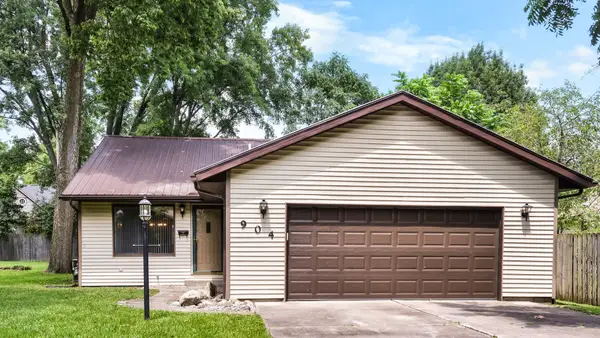 904 E California Avenue, Urbana, IL 61801
