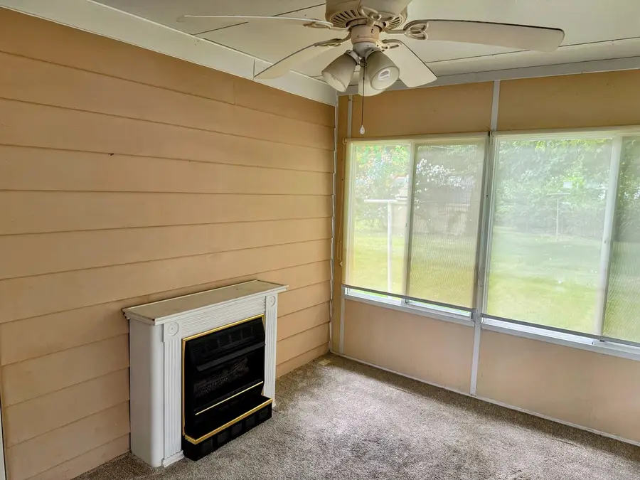 905 E Harrison Street, Villa Grove, IL 61956 - #3