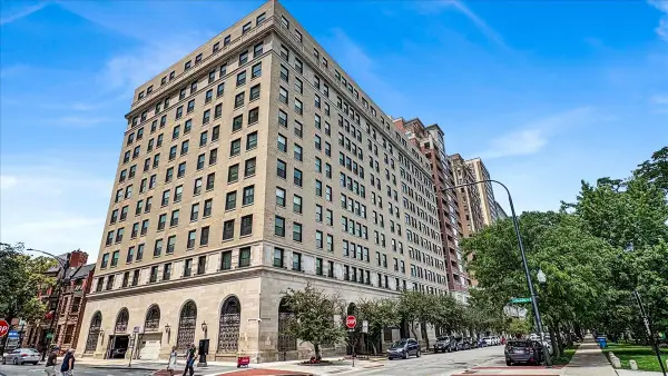 2100 N Lincoln Park West #3FN, Chicago, IL 60614