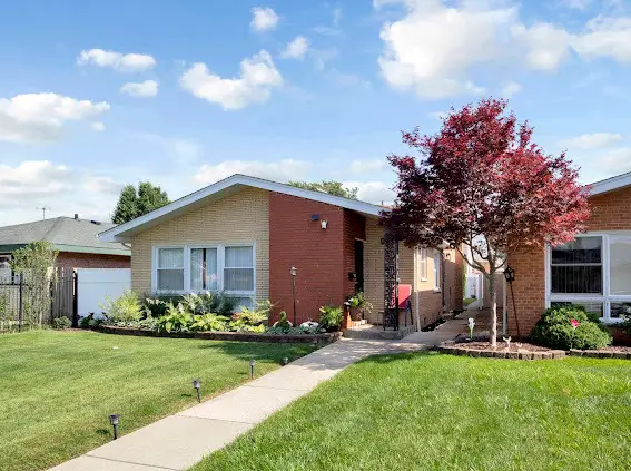4339 W 83rd Street, Chicago, IL 60652