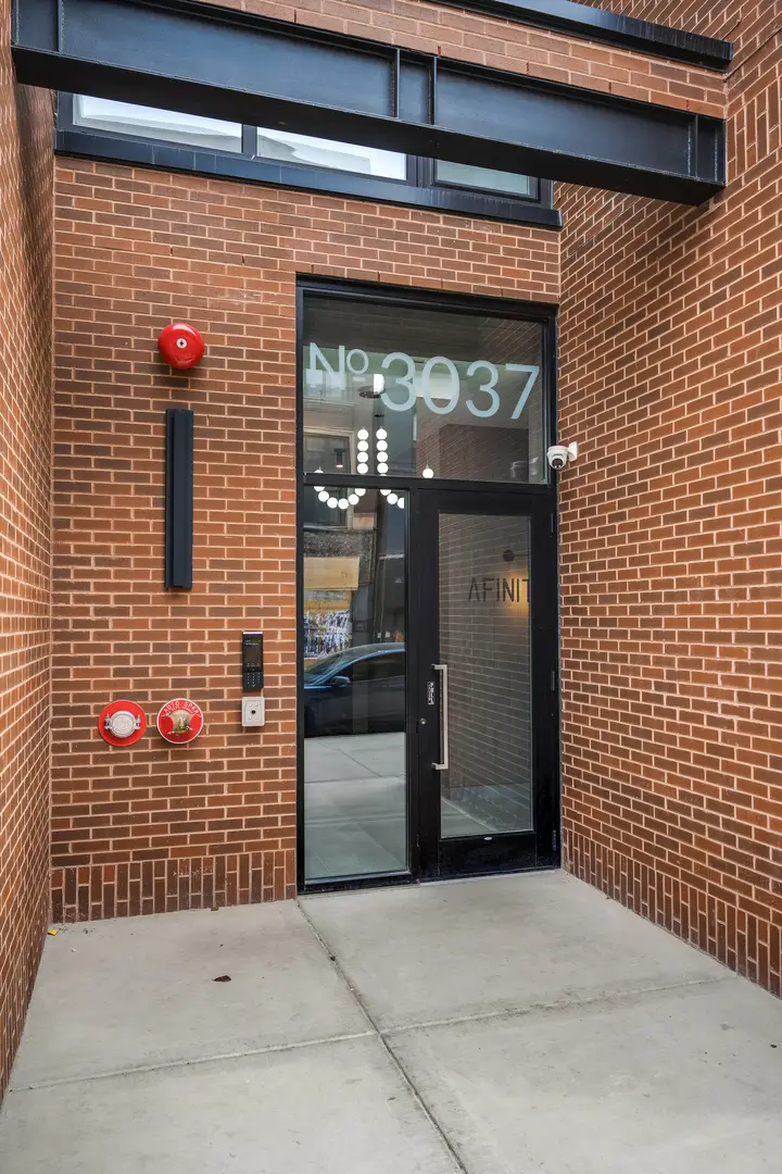 3037 N Lincoln Avenue #PH-03, Chicago, IL 60657 - #2