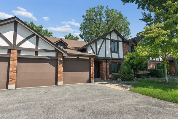 11141 Cottonwood Drive #18D, Palos Hills, IL 60465
